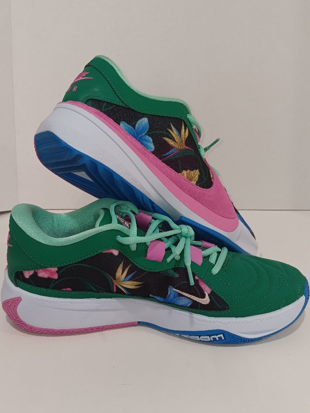 Nike Zoom Freak 5 Flowers Floral Love Giannis Green Men Size 8.5 DX4985-401